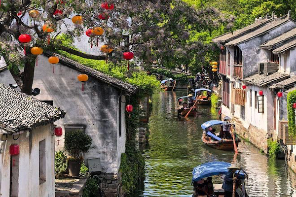 Boat Ride at Wuzhen Water Town with Best Private China Water Town Tours 