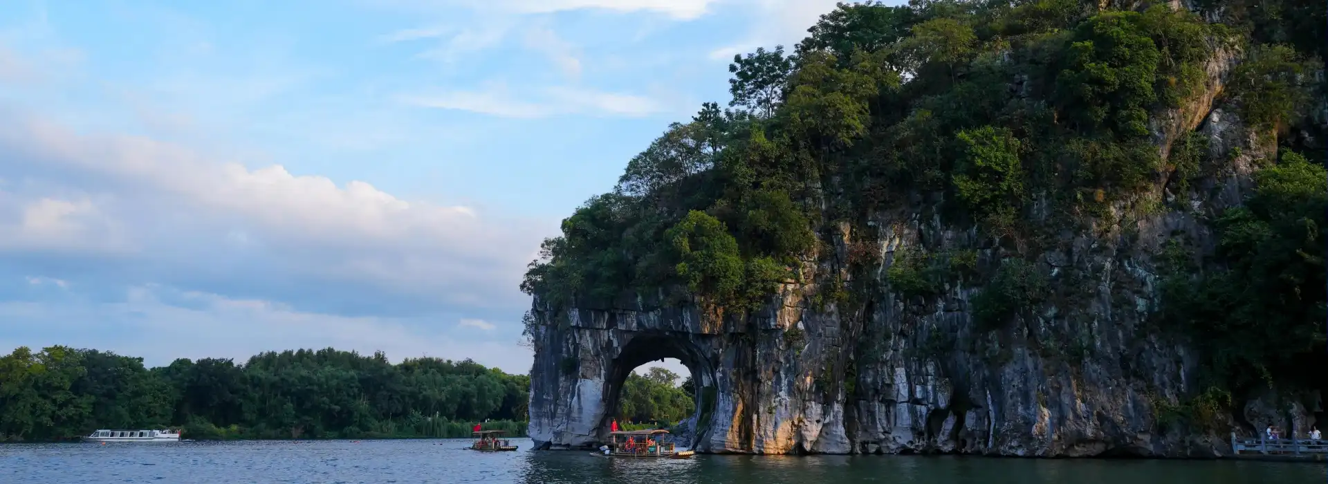 Distinctive pastoral mountain scenery in Guilin