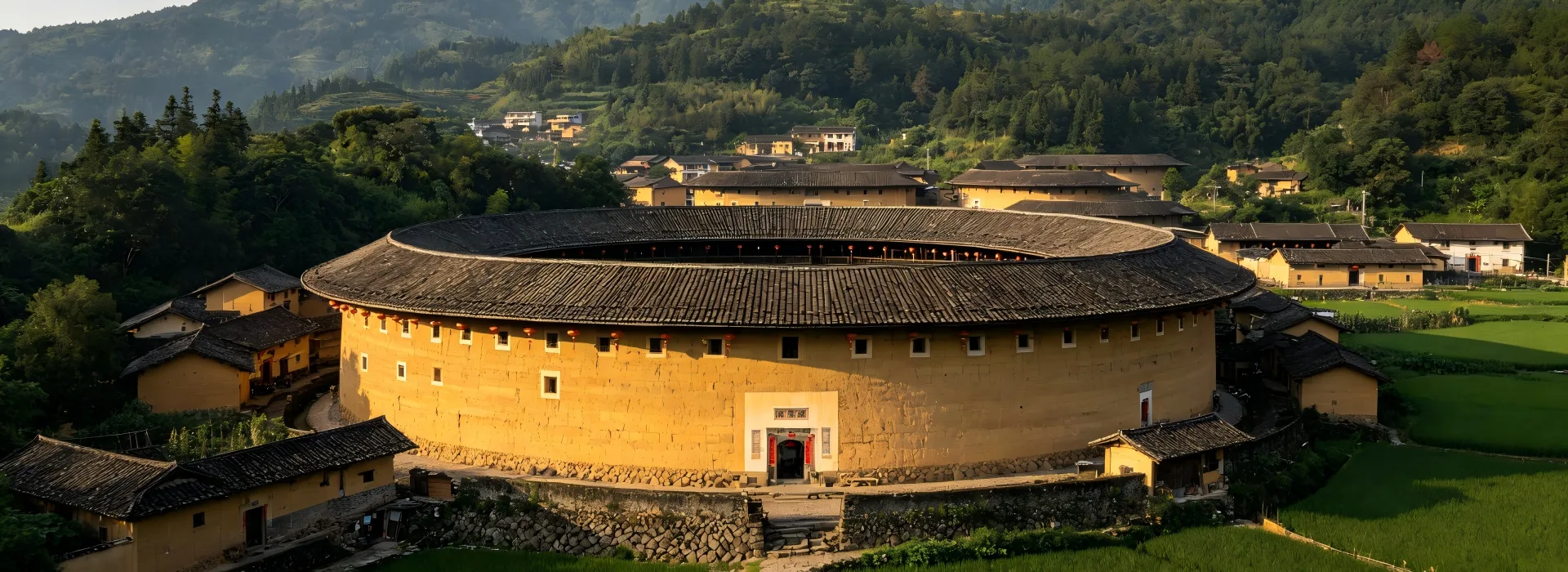 Charming mountains, sea and folk architectures in Fujian