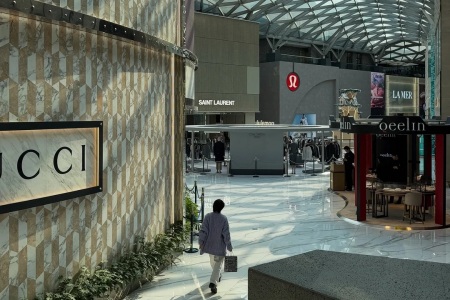 Inside the Hubin in77 Shopping Mall Hubin in77 Shopping Mall provides one-stop shopping