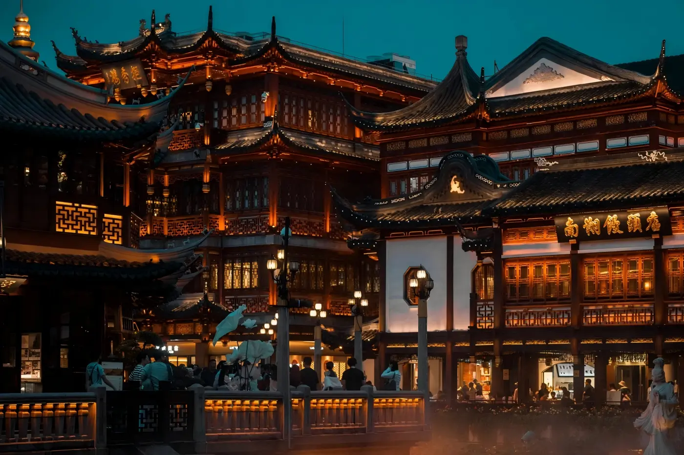 Night scenery of ancient Chinese buildings at Yuyuan Bazaar, Shanghai old town