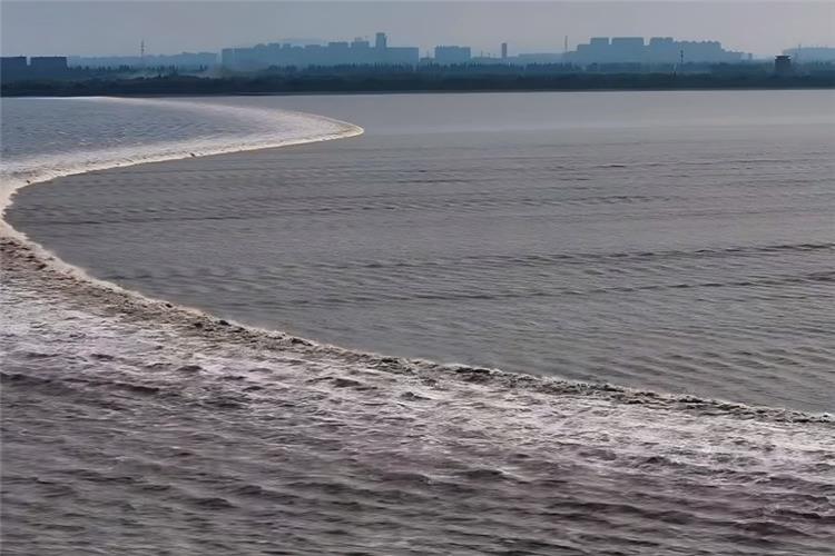 Hangzhou Qiantang River Qiantang River in Hangzhou presenting spectacular world-famous silver tide