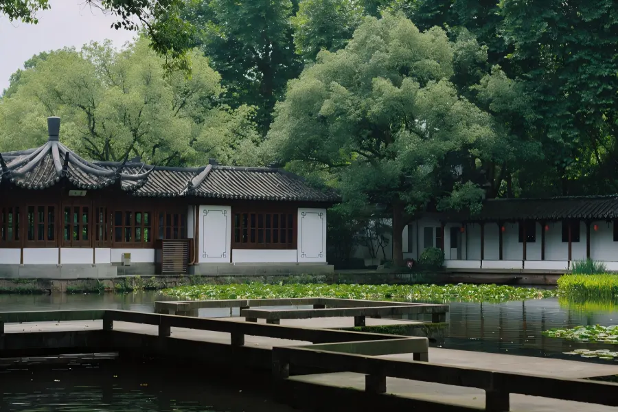 West Lake Guo Zhuang Garden Guo Zhuang in Hangzhou showcasing exquisite late-Qing Jiangnan private garden with ponds, winding corridors and rockeries