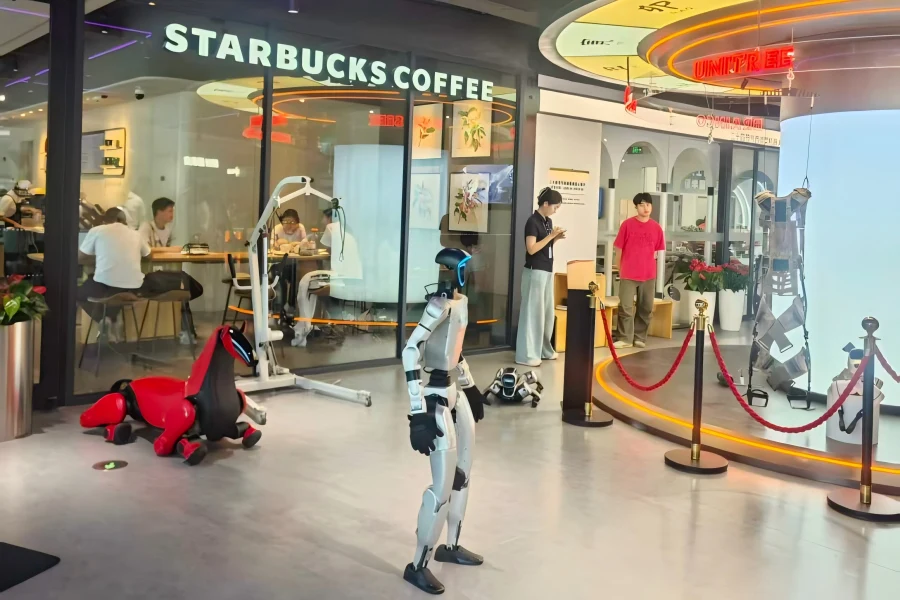 Tech Experience Center on Wensan Road displaying futuristic humanoid robots conducting demonstration performances
