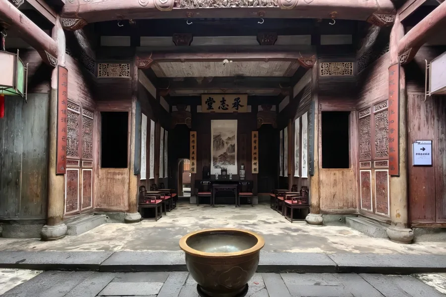 Grand Huizhou Clan Ancestral Hall Grand Huizhou clan ancestral hall, magnificent ancient hall carrying thousands of years of Huizhou family heritage and clan culture