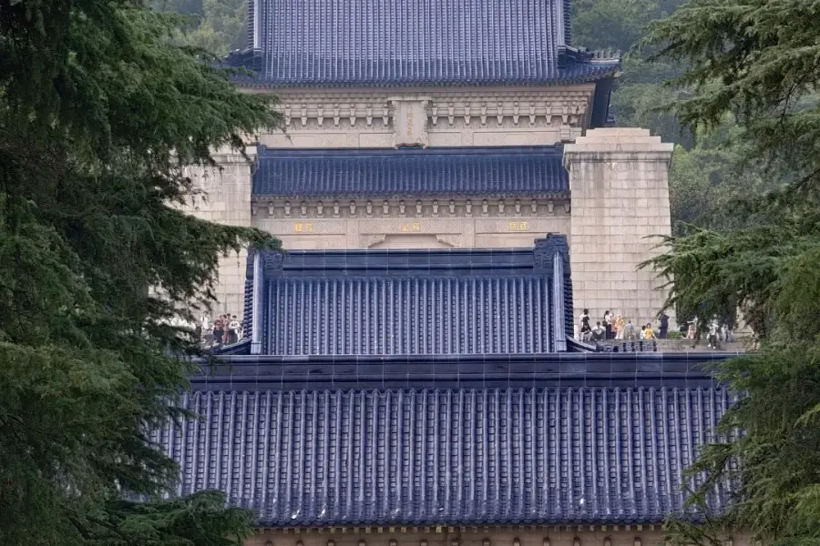 Sun Yat-sen Mausoleum Solemn historic mausoleum nestled in Zijin Mountain