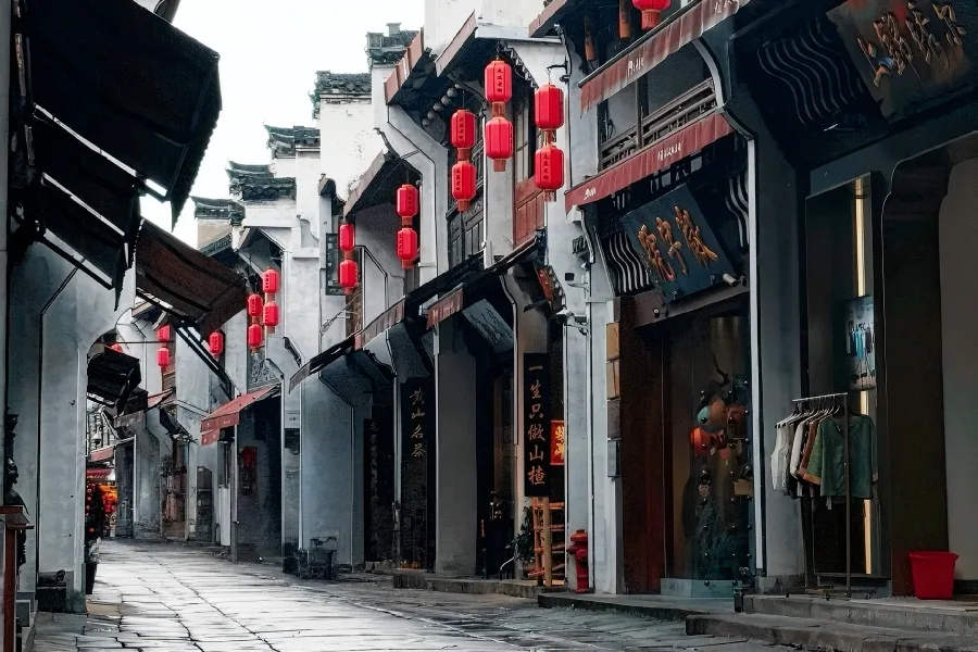 Tunxi Old Street Tunxi Old Street, ancient Huizhou?style pedestrian street in Huangshan