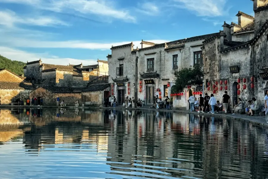 Hongcun Ancient Village Hongcun Ancient Village, well?preserved Huizhou ancient village in Anhui