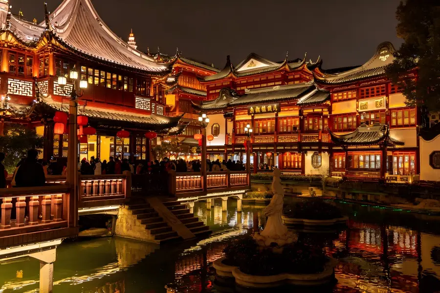 Yu Garden, Ming?dynasty Jiangnan classical garden, exquisite rockeries, ponds and pavilions in Shanghai old town