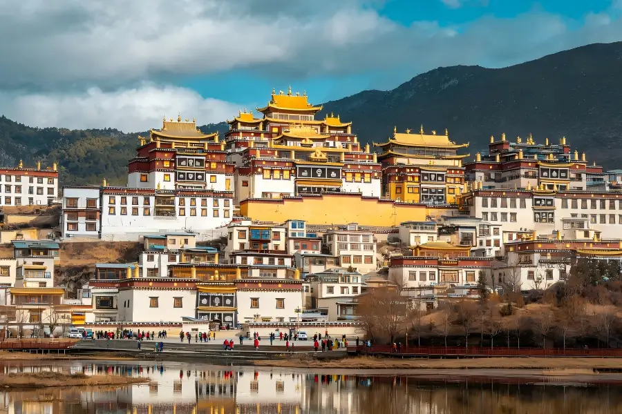 Shangri?La,Yunnan Highland Town Shangri?La, Yunnan highland Tibetan style landscape