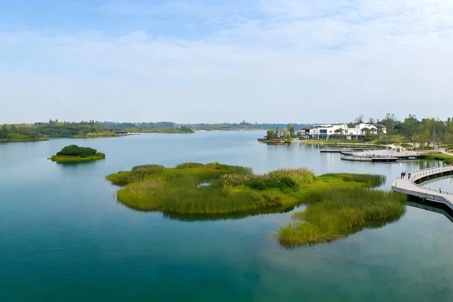 Sancha Lake,Chengdu Sancha Lake, large lake with scattered islands near Chengdu