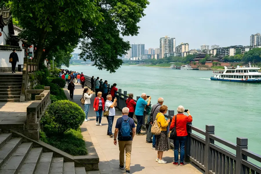 City view of Leshan beside three?river confluence, Sichuan