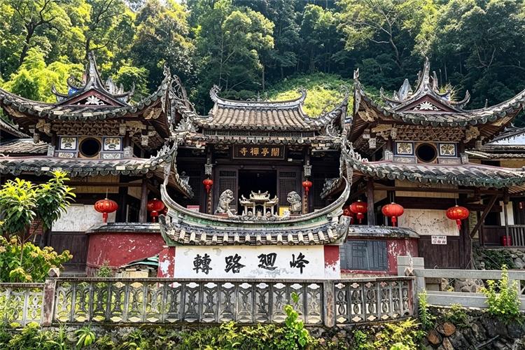 Yongtai Temple Xi'an Ancient Architecture Mountain temple view of Yongtai Temple, Xi'an