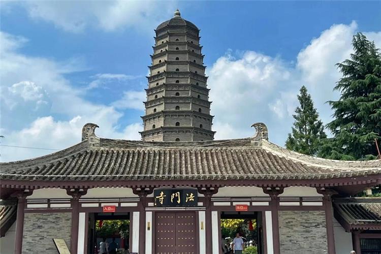 Famen Temple Gate and Pagoda Historic Famen Temple architecture view