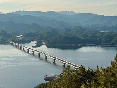 The magnificent lake scenery during Qiandao Lake day tour from Hangzhou