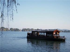 West Lake Cruise Sightseeing During Hangzhou Day Tour