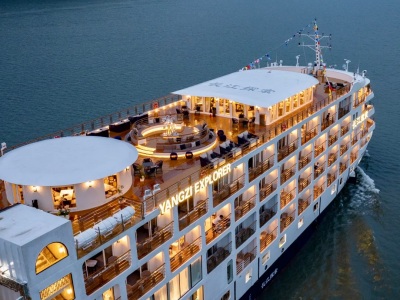 Night Yangtze Cruise and Surrounding Waters