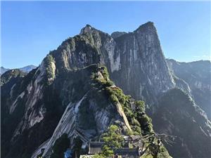 Sharp Granite Cliff Peaks and Mountain Pavilion at Huashan Mountain Breathtaking Natural Scenery Tour from Xi'an