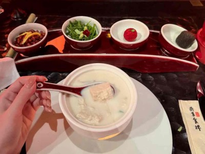 Dishes and soup served at Hangzhou Gongyan