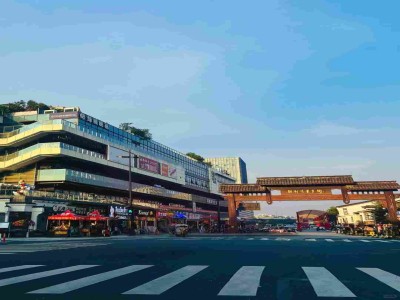Shengli River Food Street
