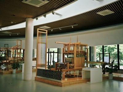 Ancient silk looms display at Hangzhou Silk Museum Ancient silk looms display at Hangzhou Silk Museum
