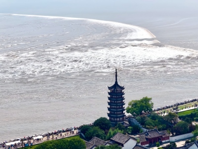 View of Qiantang River Tidal Bore with Zhan'ao Pagoda View of Qiantang River Tidal Bore with Zhan'ao Pagoda