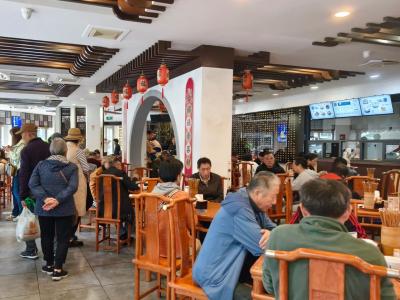 Kuiyuan Guan gathers local elders