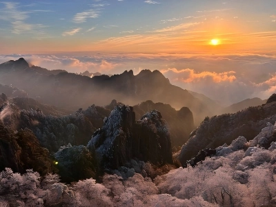 Huangshan Sunrise Sea of Clouds with Rime Huangshan Sunrise Sea of Clouds with Rime