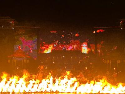 Flame effects during the performance Flame effects during the performance