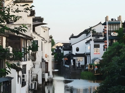 Pingjiang Road Suzhou daytime canal folk house scenery