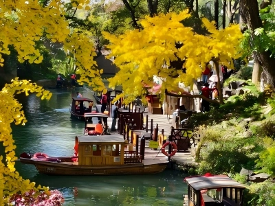 Autumn Canal Boat Tour in Suzhou Water Town Scenery Autumn Canal Boat Tour in Suzhou Water Town Scenery