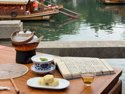 Suzhou Riverside Tea & Pastries, Classical Jiangnan Leisure Suzhou Riverside Tea & Pastries, Classical Jiangnan Leisure