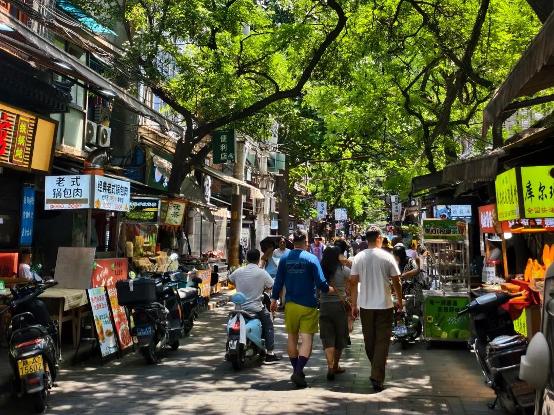 Xi'an Muslim Quarter street with local food shops