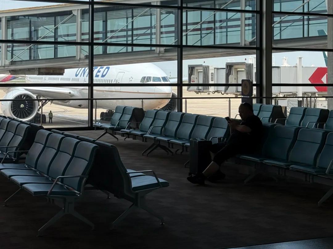 Shanghai Pudong Airport waiting hall