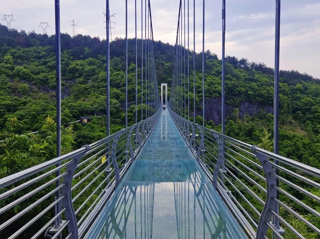 Hangzhou OMG Heartbeat Park Glass Suspension Bridge Adventure Hangzhou OMG Heartbeat Park Glass Suspension Bridge Adventure