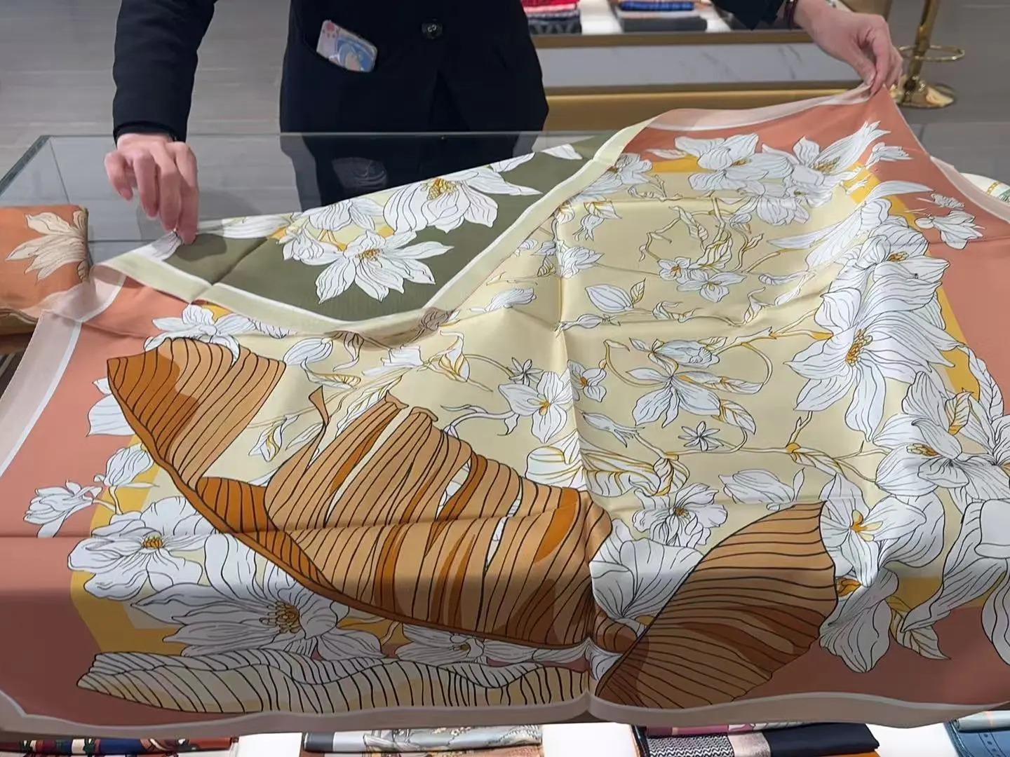 Art?patterned large silk scarf in Hangzhou silk store Art?patterned large silk scarf in Hangzhou silk store