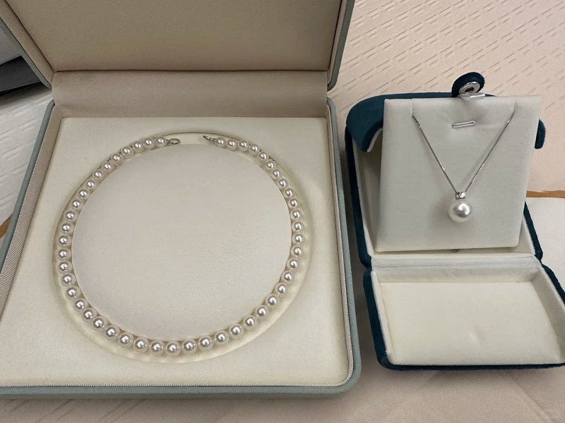 Classic White Pearl Choker and Single Pearl Pendant Necklace