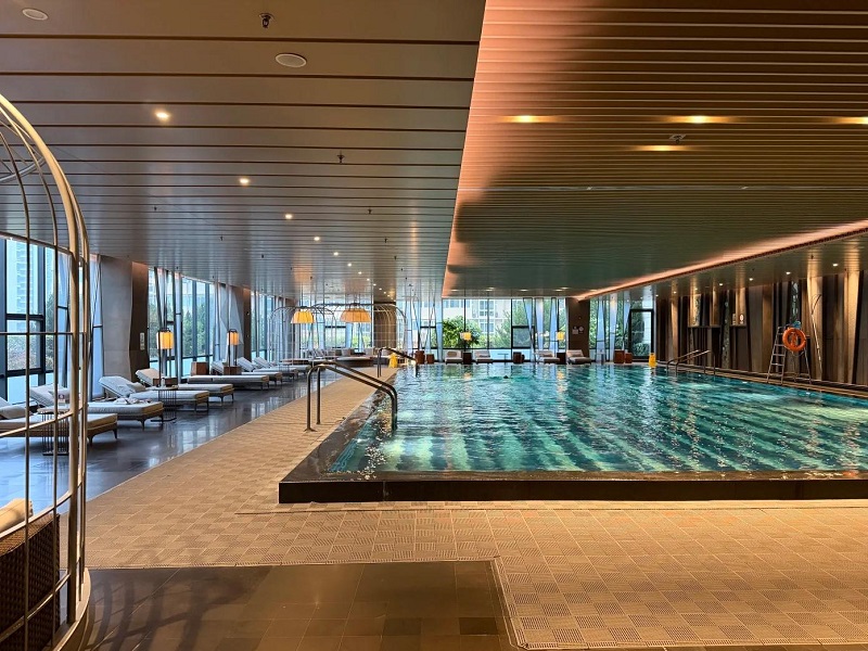 Spacious indoor swimming pool in Xi'an luxury hotel Spacious indoor swimming pool in Xi'an luxury hotel