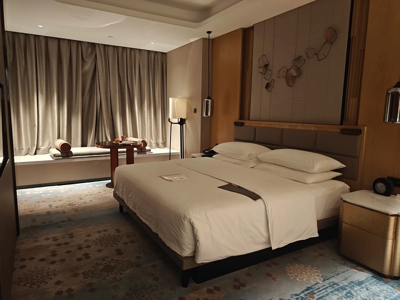 Modern deluxe king guest room in Xi'an luxury hotel Modern deluxe king guest room in Xi'an luxury hotel