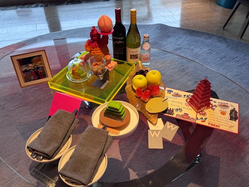 Welcome amenity platter at W Xi'an luxury hotel Welcome amenity platter at W Xi'an luxury hotel