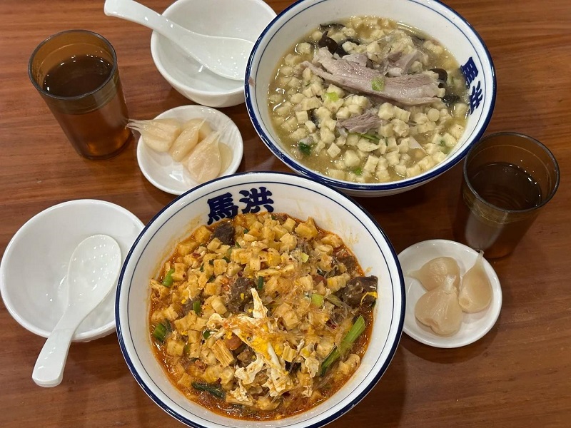 Xi'an Pita Bread Soaked in Lamb Soup, Shaanxi Cuisine