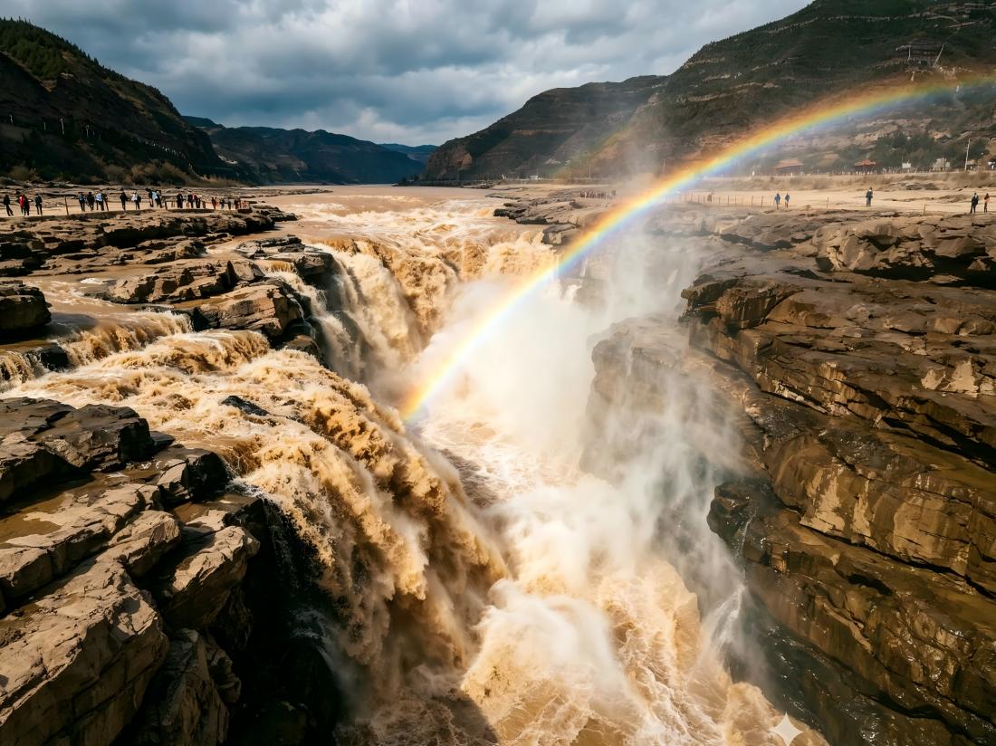 Hukou Waterfall with Rainbow Hukou Waterfall with Rainbow